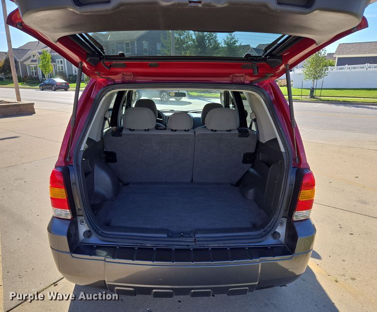 image for item EE8562 2006 Ford  Escape XLT SUV