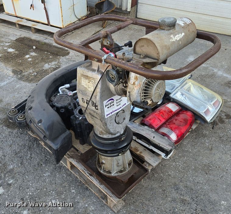 image for item EE8584 Case  SL 2 plate compactor