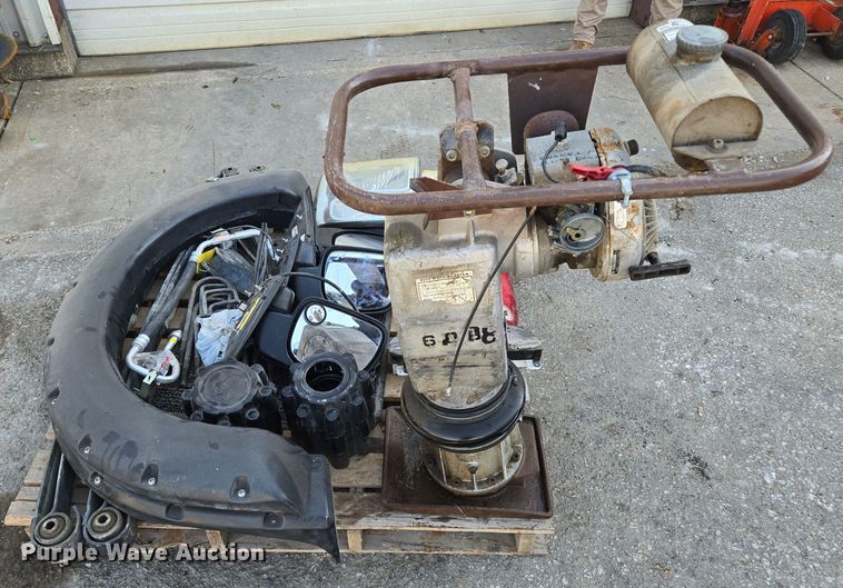 image for item EE8584 Case  SL 2 plate compactor