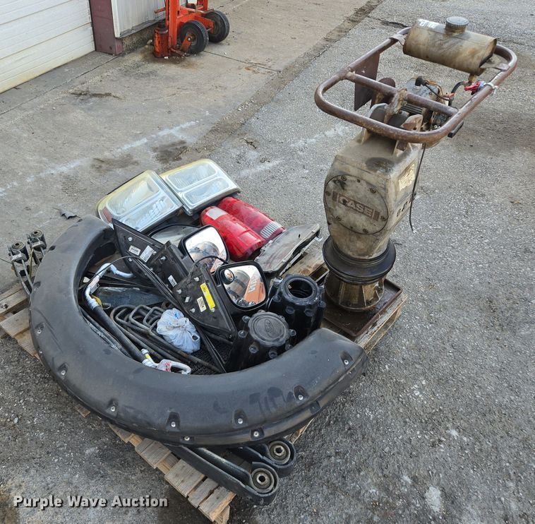 image for item EE8584 Case  SL 2 plate compactor