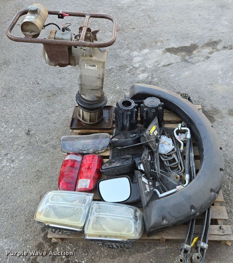 image for item EE8584 Case  SL 2 plate compactor