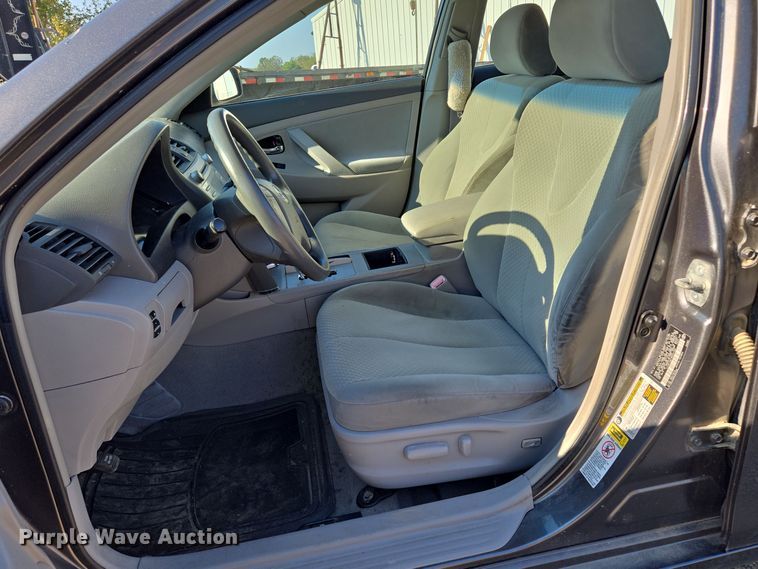 image for item EE8587 2008 Toyota  Camry LE 