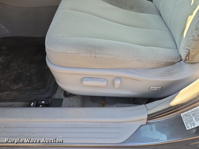 image for item EE8587 2008 Toyota  Camry LE 