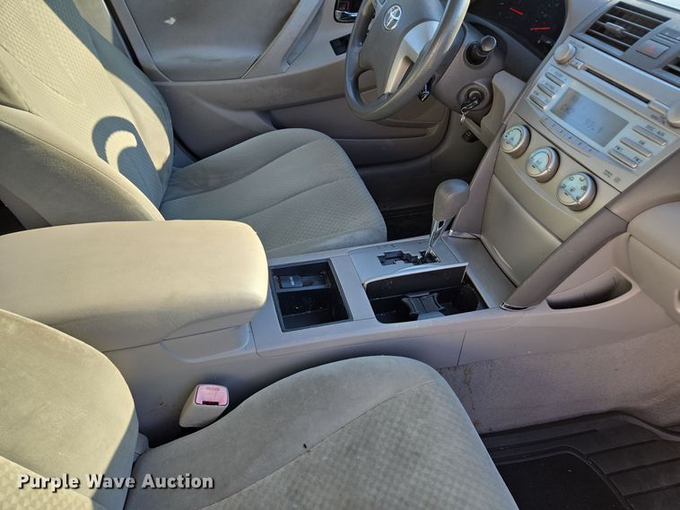 image for item EE8587 2008 Toyota  Camry LE 