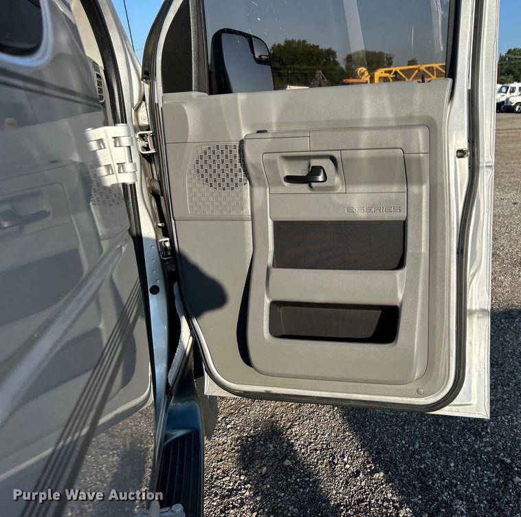 image for item EG0930 2011 Ford E250 handicap accessible van