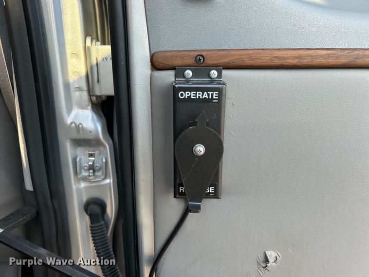 image for item EG0930 2011 Ford E250 handicap accessible van