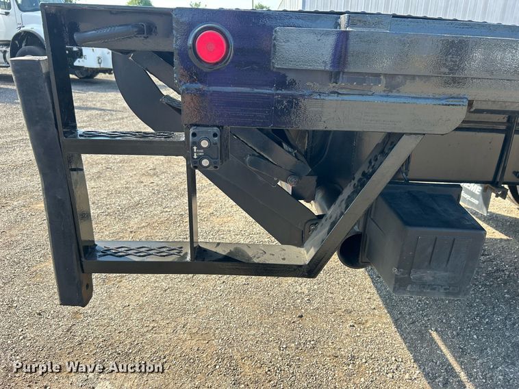 image for item EG1065 2007 Ford F650 Super Duty  flatbed truck