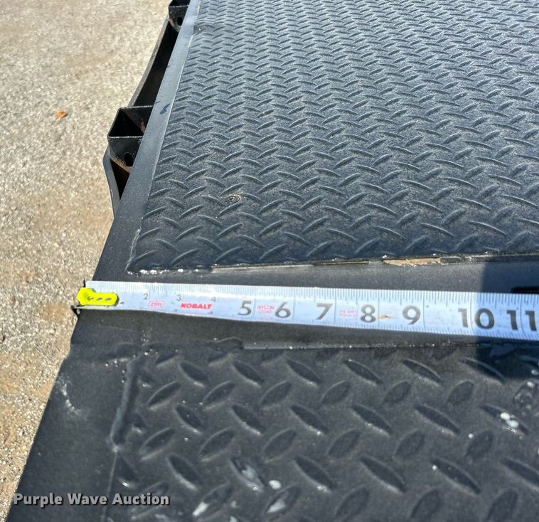 image for item EG1065 2007 Ford F650 Super Duty  flatbed truck