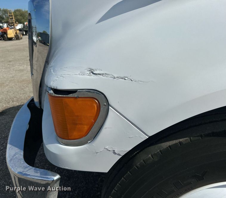 image for item EG1065 2007 Ford F650 Super Duty  flatbed truck