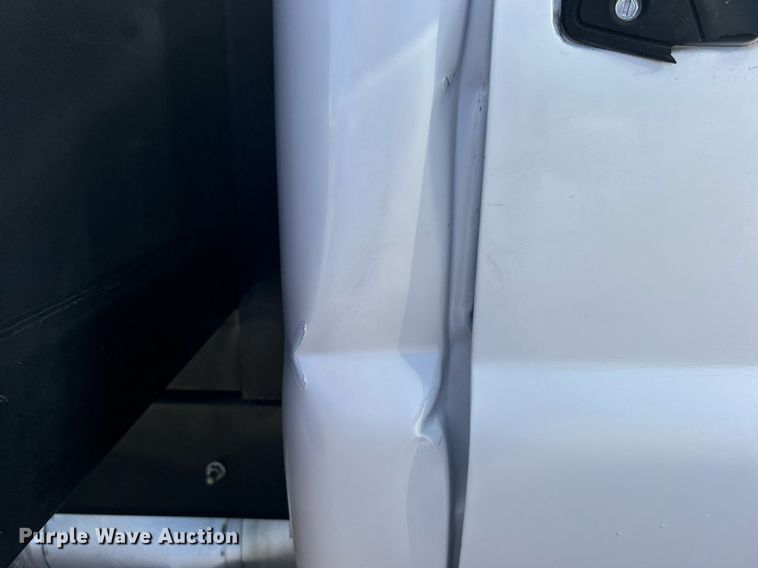 image for item EG1065 2007 Ford F650 Super Duty  flatbed truck