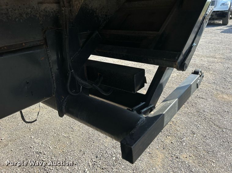 image for item EG1065 2007 Ford F650 Super Duty  flatbed truck