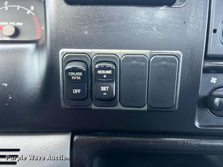 image for item EG1065 2007 Ford F650 Super Duty  flatbed truck