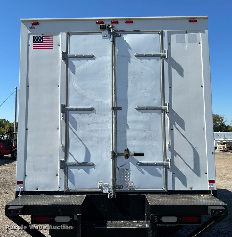 image for item EG1103 2016 Ford F650 Super Duty  box truck