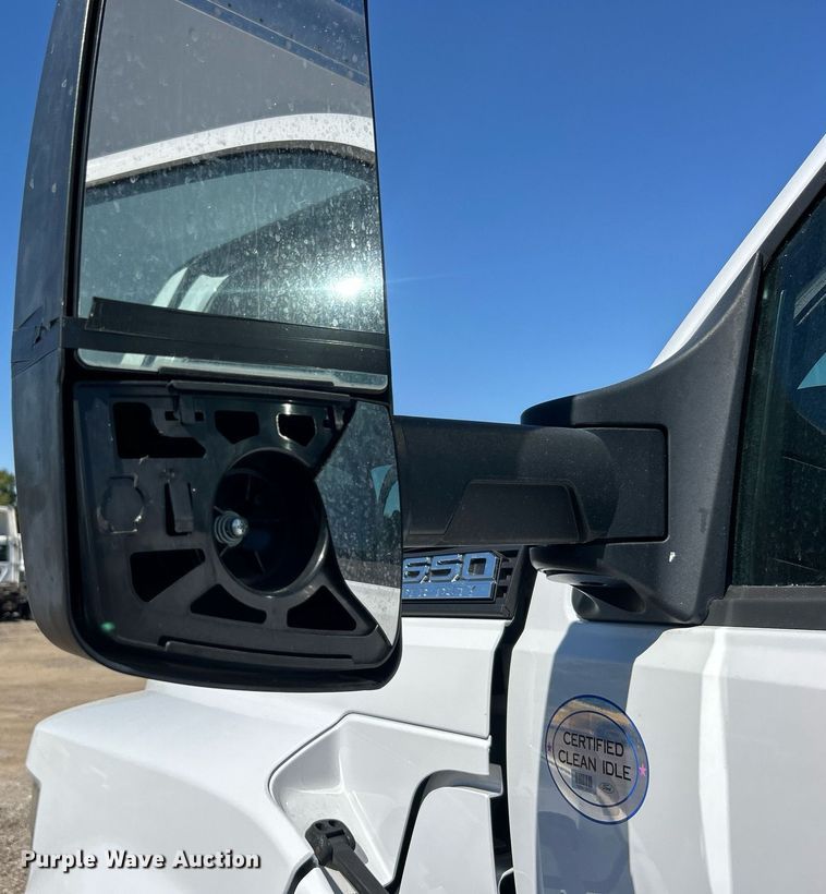 image for item EG1103 2016 Ford F650 Super Duty  box truck