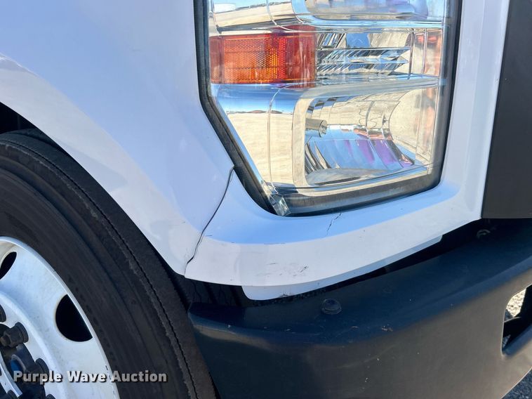 image for item EG1103 2016 Ford F650 Super Duty  box truck
