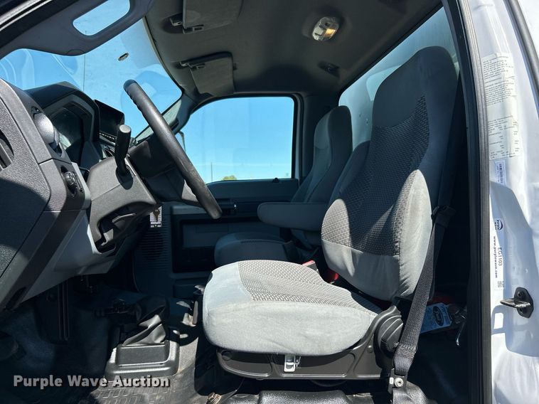 image for item EG1103 2016 Ford F650 Super Duty  box truck