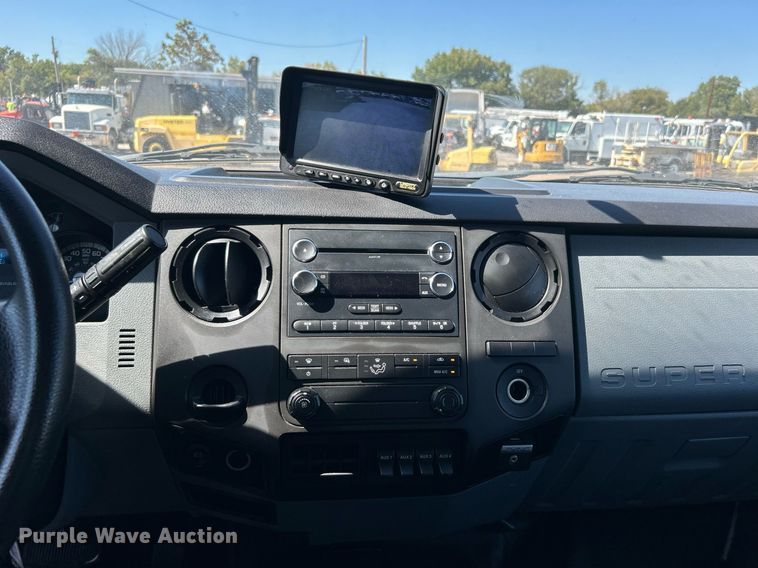 image for item EG1103 2016 Ford F650 Super Duty  box truck