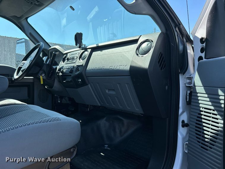 image for item EG1103 2016 Ford F650 Super Duty  box truck