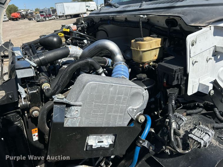 image for item EG1103 2016 Ford F650 Super Duty  box truck