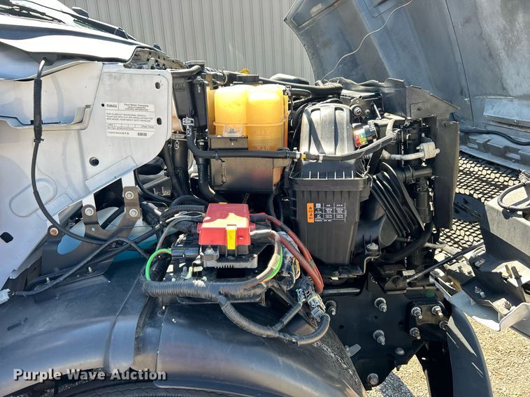 image for item EG1103 2016 Ford F650 Super Duty  box truck