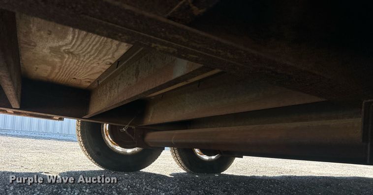 image for item EG1119 1999 Forest River enclosed cargo trailer