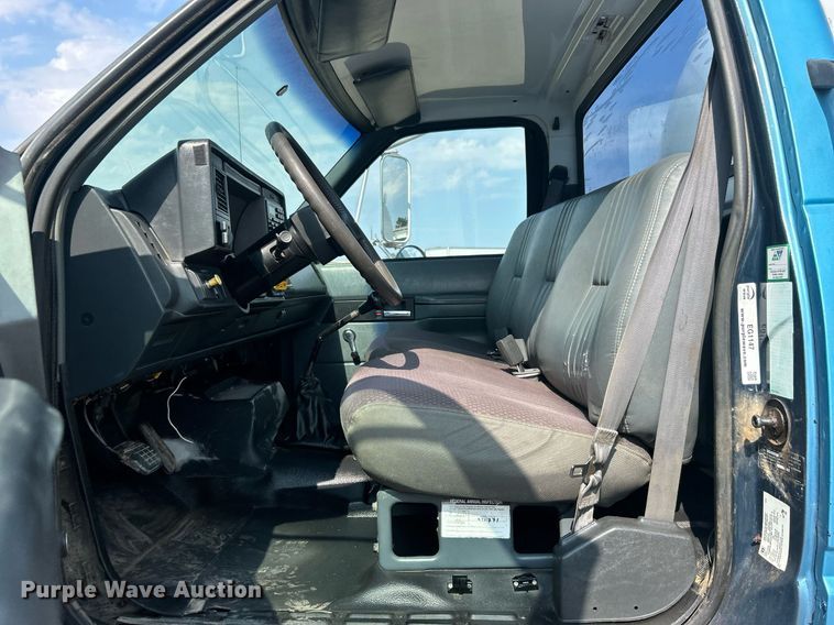 image for item EG1147 2000 Chevrolet  C7500 propane delivery truck