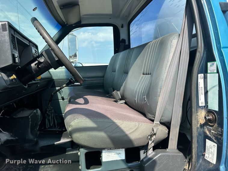 image for item EG1147 2000 Chevrolet  C7500 propane delivery truck