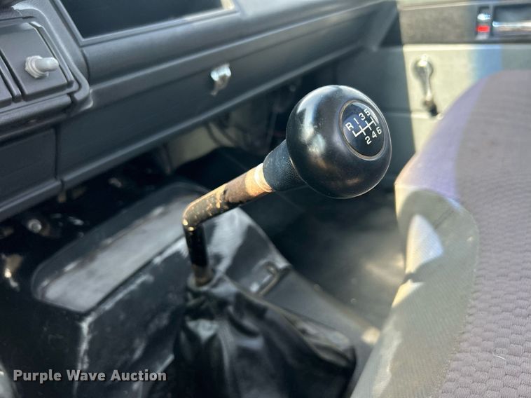 image for item EG1147 2000 Chevrolet  C7500 propane delivery truck