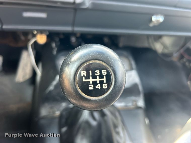 image for item EG1147 2000 Chevrolet  C7500 propane delivery truck