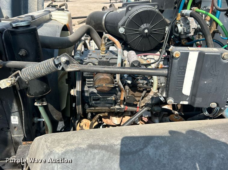 image for item EG1147 2000 Chevrolet  C7500 propane delivery truck