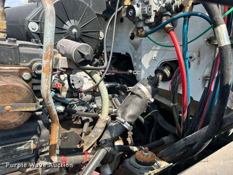 image for item EG1147 2000 Chevrolet  C7500 propane delivery truck