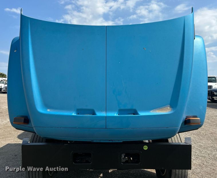 image for item EG1147 2000 Chevrolet  C7500 propane delivery truck