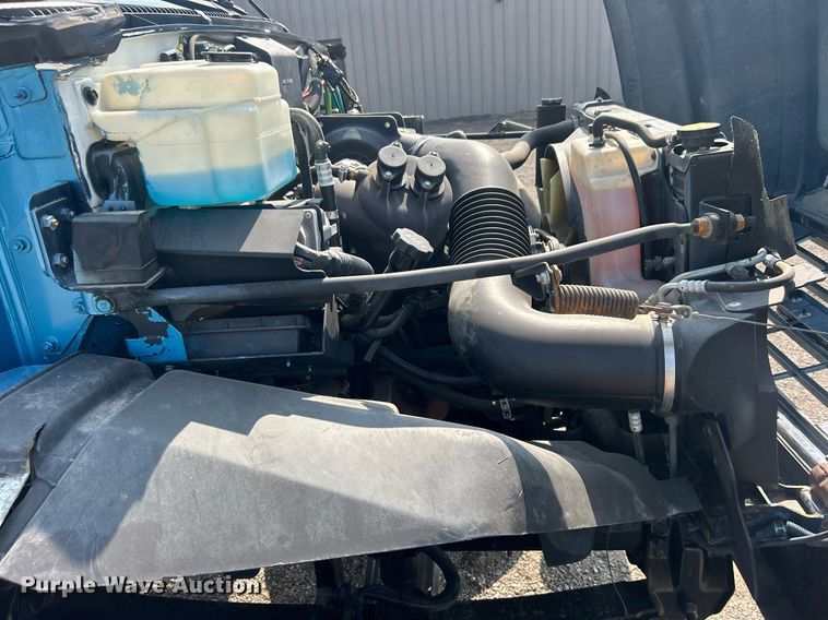 image for item EG1147 2000 Chevrolet  C7500 propane delivery truck