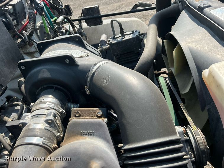 image for item EG1147 2000 Chevrolet  C7500 propane delivery truck