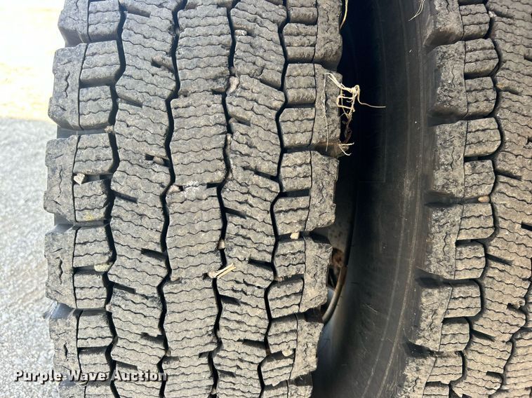 image for item EG1147 2000 Chevrolet  C7500 propane delivery truck