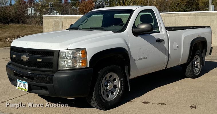 image for item EG6792 2010 Chevrolet Silverado 1500 pickup truck