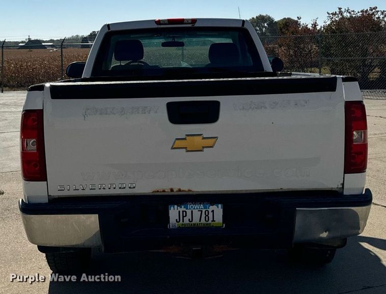 image for item EG6792 2010 Chevrolet Silverado 1500 pickup truck