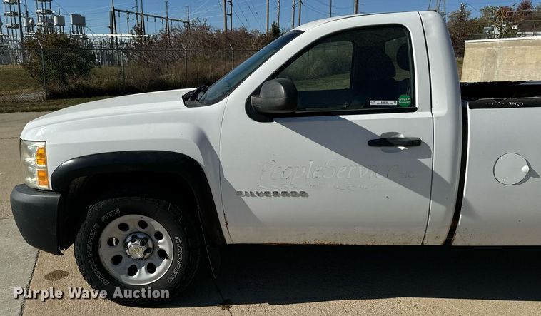 image for item EG6792 2010 Chevrolet Silverado 1500 pickup truck