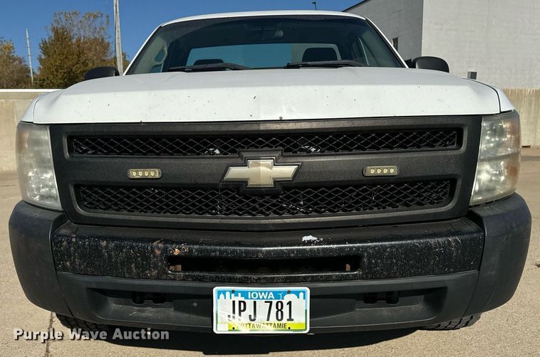 image for item EG6792 2010 Chevrolet Silverado 1500 pickup truck