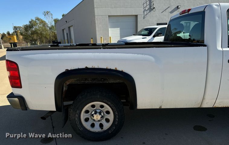 image for item EG6792 2010 Chevrolet Silverado 1500 pickup truck