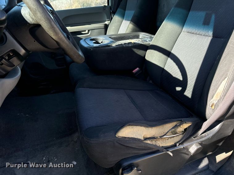 image for item EG6792 2010 Chevrolet Silverado 1500 pickup truck