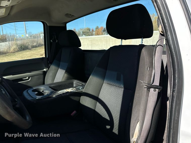 image for item EG6792 2010 Chevrolet Silverado 1500 pickup truck