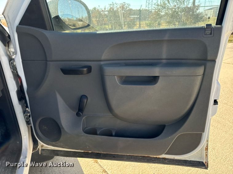 image for item EG6792 2010 Chevrolet Silverado 1500 pickup truck