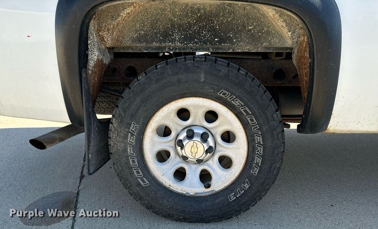 image for item EG6792 2010 Chevrolet Silverado 1500 pickup truck