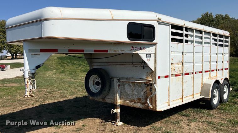image for item EH2842 2008 Circle D Corp 6816GNST livestock trailer