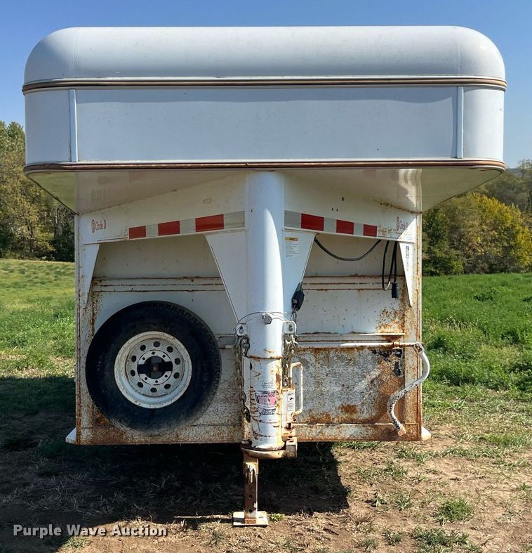 image for item EH2842 2008 Circle D Corp 6816GNST livestock trailer