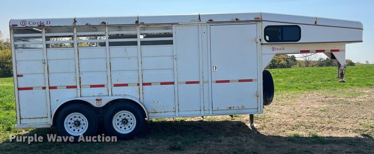 image for item EH2842 2008 Circle D Corp 6816GNST livestock trailer