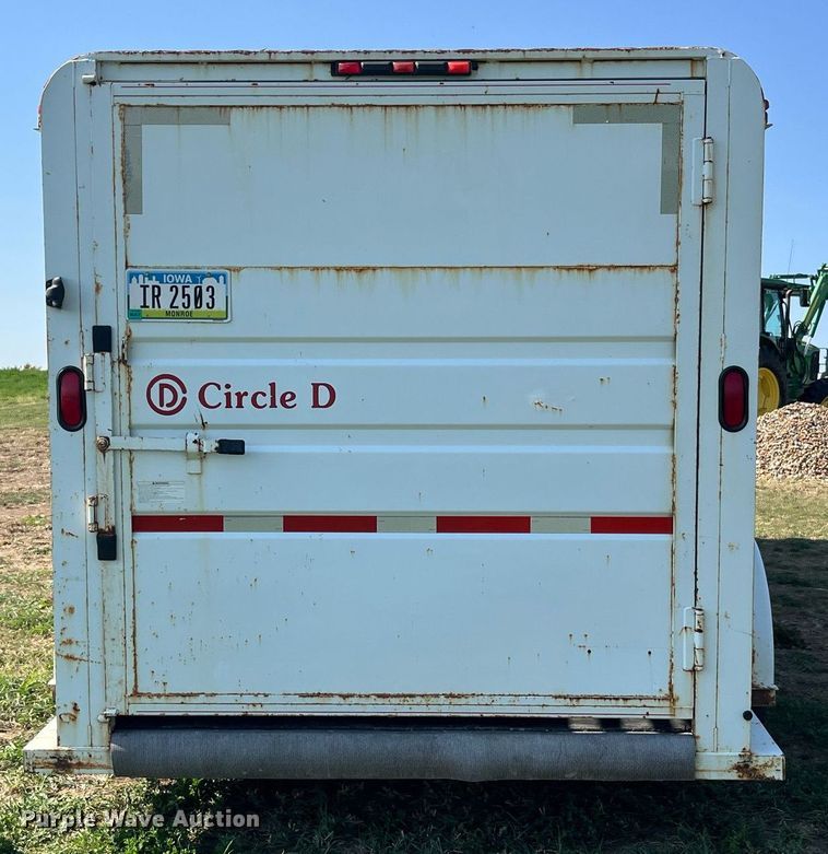 image for item EH2842 2008 Circle D Corp 6816GNST livestock trailer