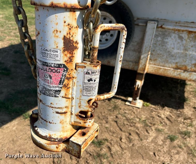 image for item EH2842 2008 Circle D Corp 6816GNST livestock trailer