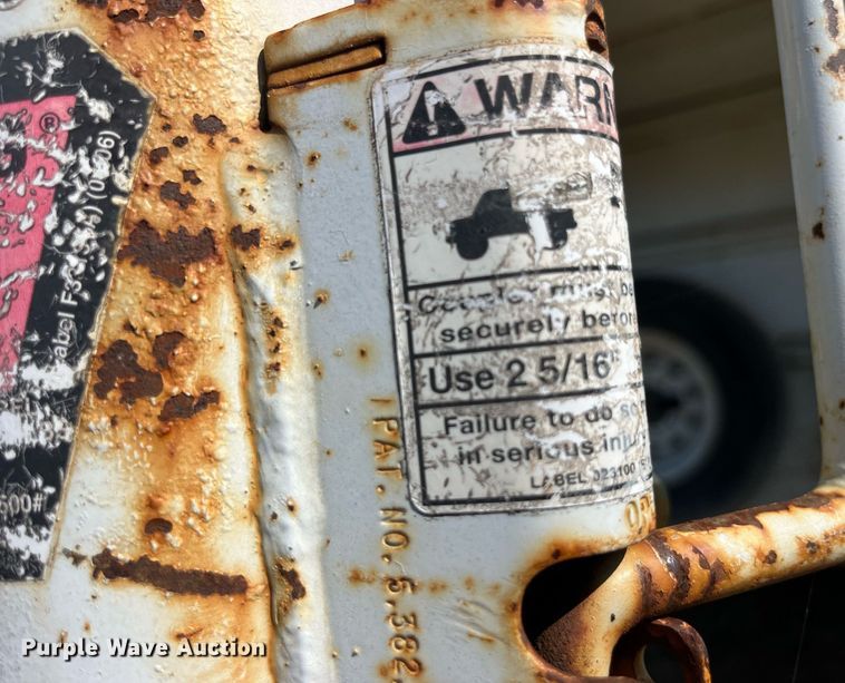 image for item EH2842 2008 Circle D Corp 6816GNST livestock trailer